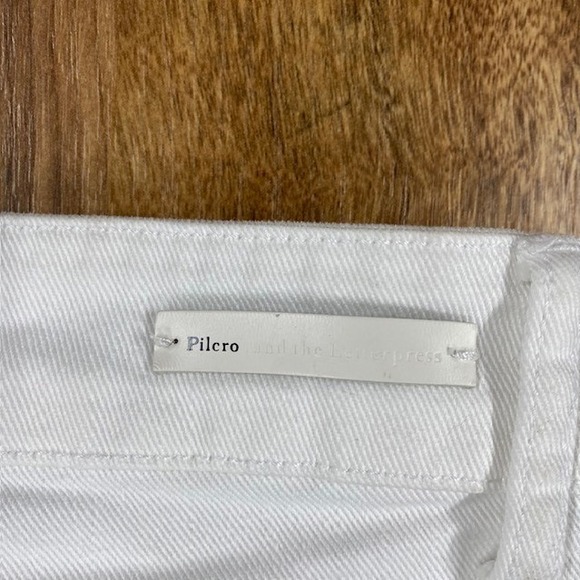 Pilcro‎ Anthropologie Slim Boyfriend White Denim Distressed Shorts Size 31 - Picture 5 of 12